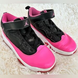 Jordan Sneakers Max Aura 2 Kids Pink and Black-Size: 3Y